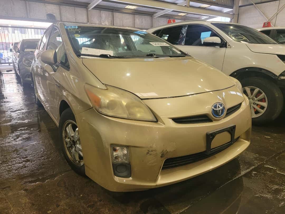 Car image 8